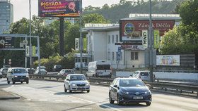 Praha nechá posoudit několik variant zahloubení přetížené ulice V Holešovičkách.