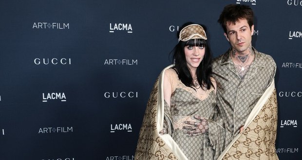 Billie Eilish a Jesse Rutherford spolu vyrazili na akci LACMA Art + Film Gala v Los Angeles.