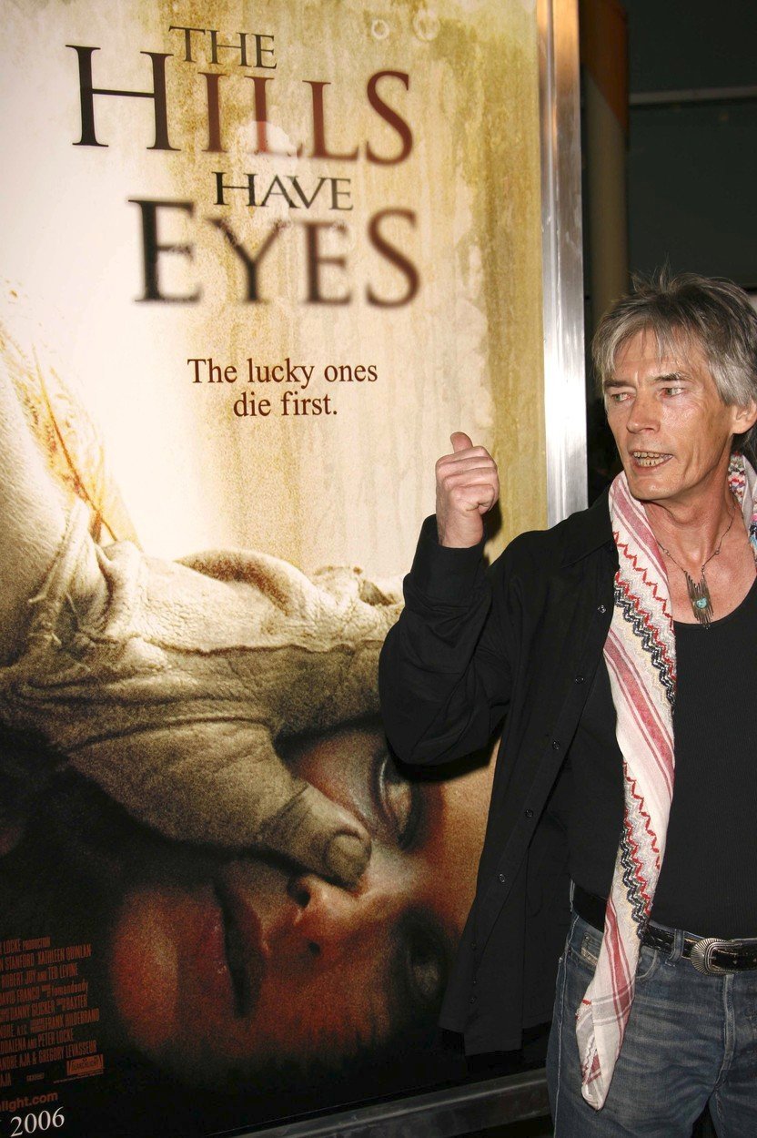 Billy Drago (†73) na premiéře hororu Hory mají oči.