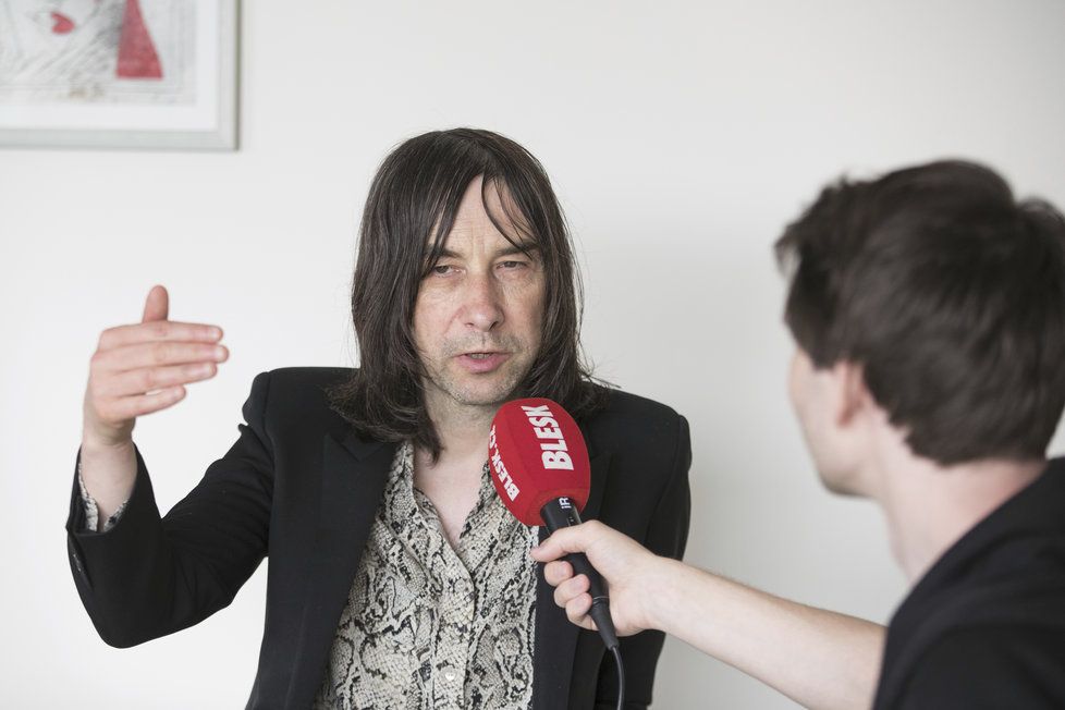 Frontman Primal Scream Billy Gillespie.