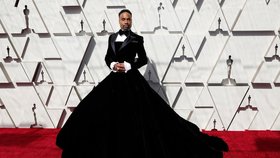 Billy Porter na Oscarech v roce 2019. Tato róba z něj udělala hvězdu