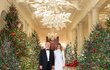 Vánoční portrét prezidenta USA Donalda Trumpa a první dámy Melanie Trumpové.