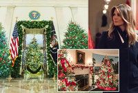 Vánoční výzdoba Bílého domu à la Melanie Trump: Zářící kýč, až oči přecházejí!