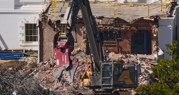 Demolice v Bílém domě kvůli stavbě tanečního sálu (23.10.2025)