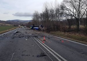 Tragická nehoda uzavřela silnici 13 z Liberce na Děčín.