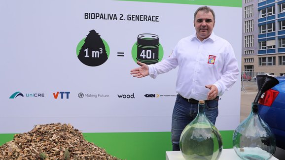 Biopaliva druhé generace: Bude i štěpka ničit auta?