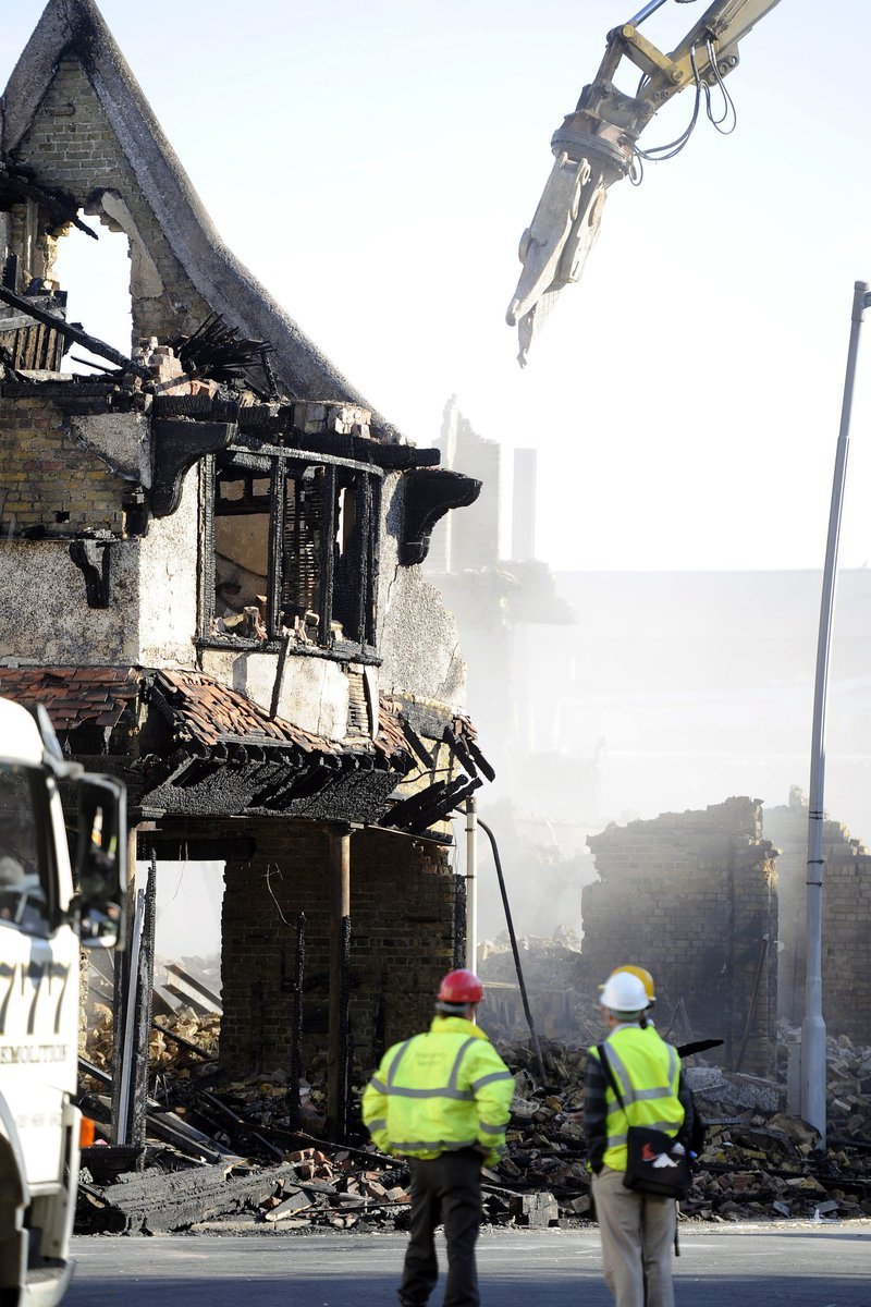 Některé budovy jsou tak zdemolované, že jim hrozí demolice