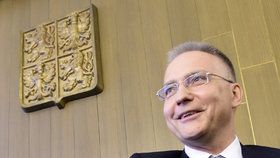 Prověřit, zda v Česku někdo mohl nakládat, nebo dokonce vyvíjet jed novičok, dostal od Miloše Zemana za úkol šéf BIS Michal Koudelka.