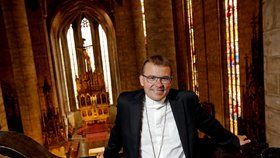 Pozitivní test má i plzeňský biskup Holub. Využil samotrasování a šel s kolegy do karantény