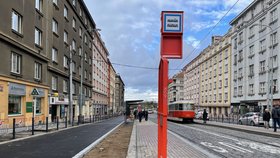 U Biskupcovy se rozšíří nástupiště, ubude jízdní pruh: Část místních se obává komplikací v dopravě