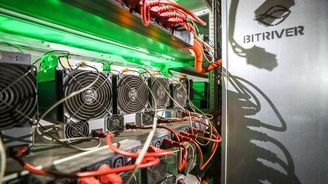 Zbývá dotěžit dva miliony bitcoinů. Miliardář Barta by se nedivil zákazu miningu kvůli válce