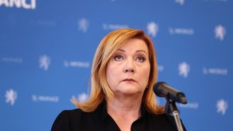 Měla zhodnotit peníze mladých, může ale zkrachovat. Reforma důchodového spoření je v ohrožení Měla zhodnotit peníze mladých, může ale zkrachovat. Reforma důchodového spoření je v ohrožení