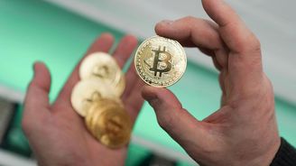 Spekulace o hacknutí burzy srazily cenu bitcoinu pod deset tisíc dolarů