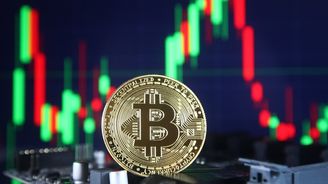 Bitcoin se propadá. Stahuje ho výprodej na světových finančních trzích