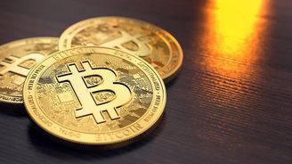 Bitcoin ztrácí přes 16 procent, jeho cena klesla pod 48 tisíc dolarů