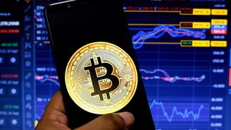Bitcoin překročil hranici 60 tisíc dolarů, cena kryptoměny je na půlročním maximu