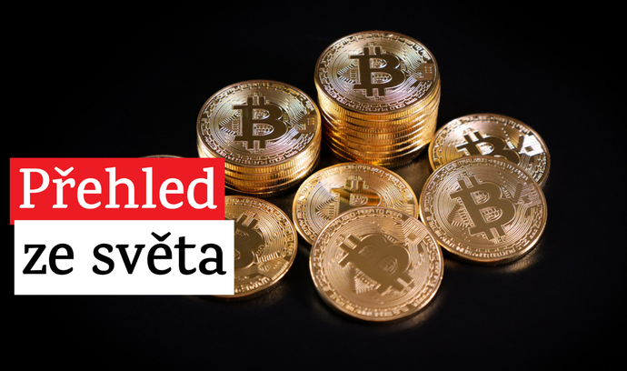 Hodnoty ztrácejí akcie i bitcoin.