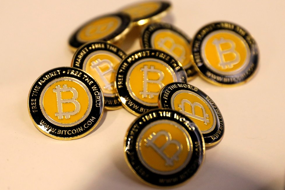 Populární kryptoměnou jsou bitcoiny.