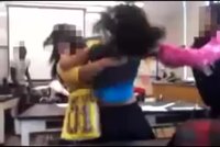 Útok na hodině biologie: Sestry brutálně zbily spolužačku!