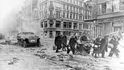Krvavá realita druhé světové: Dobové snímky z bitvy o Berlín