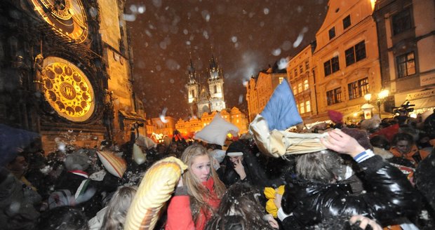 Na 'Staromáku' propukla polštářová bitva