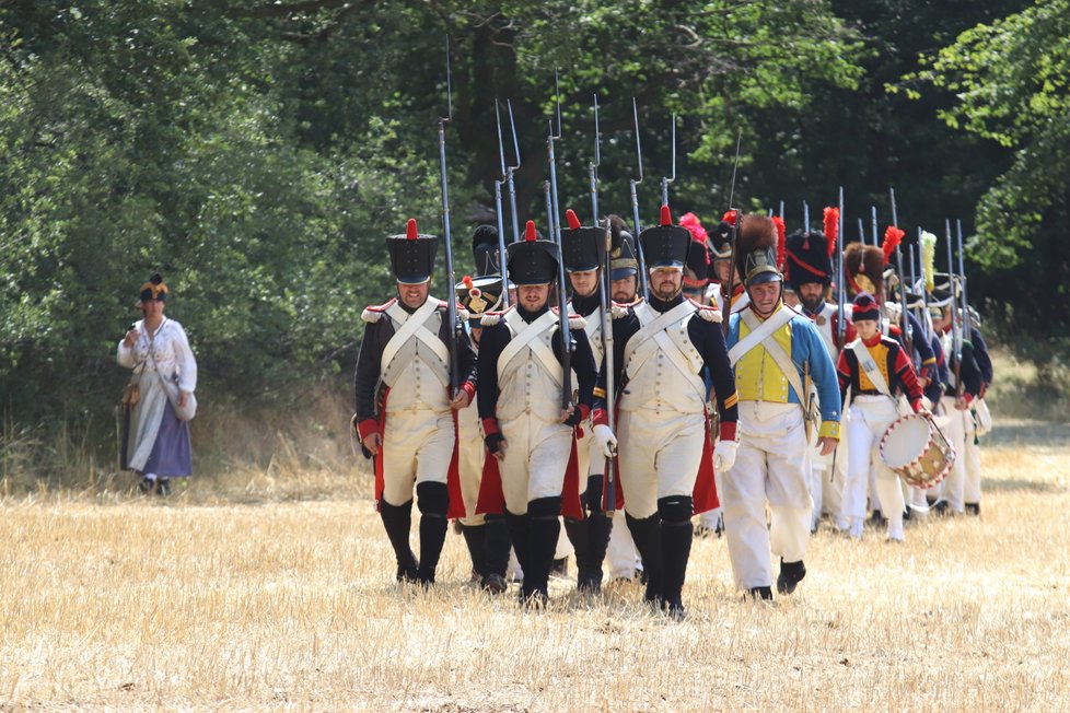 Po 210 letech se u Suchohrdel poblíž Znojma střetla rakouská armáda s vojsky francouzského císaře Napoleona.