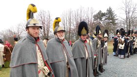 Koronaviru navzdory: Milovníci historie uctili u Mohyly míru padlé v bitvě tří císařů 