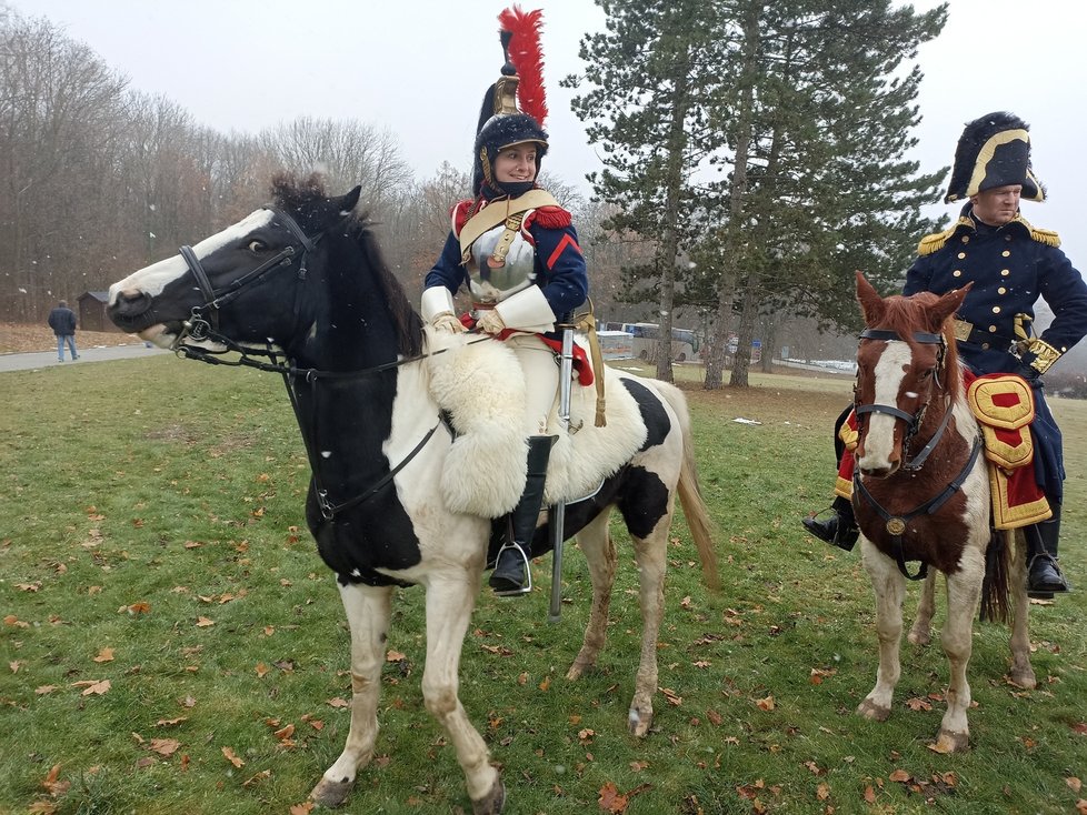 Milovníci historie v dobových uniformách uctili na Mohyle míru u Prace památku padlých v bitvě u Slavkova v roce 1805.