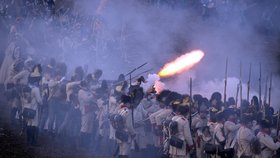 Pěšáci proti sobě při bitevní napoleonské ukázce stříleli z pušek, které se většinou ládují zepředu.