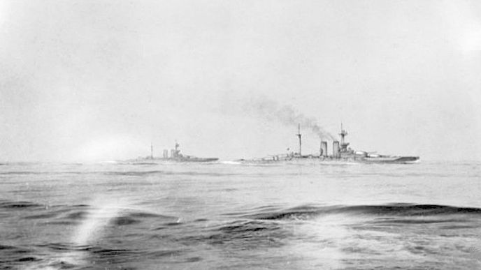 HMS Warspite a Malaya.