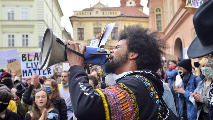 V malé míře se protesty přenesly i do Prahy