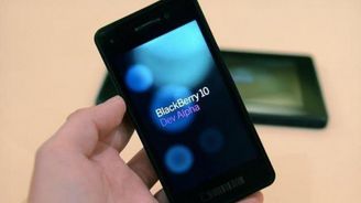 BlackBerry to zkouší bez klávesnice, reakce jsou rozpačité