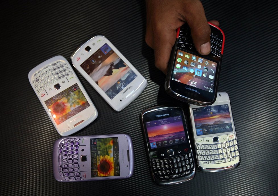 Zákazníci dávají přednost mobilům s velkými dotykovými displeji
