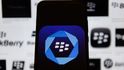 BlackBerry s typickým logem odkazujícím k mechanické klávesnici