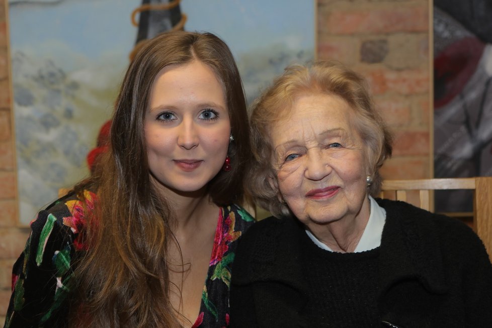 Blanka Bohdanová s vnučkou Alžbětou.