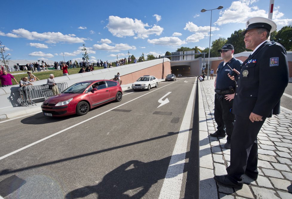 Tunel Blanka vyzkoušeli první řidiči v září 2015.