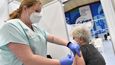 K očkování proti covidu se mohou ode dneška registrovat také lidé starší 60 let