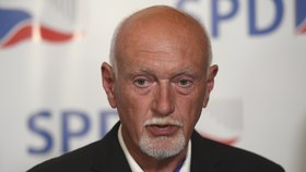 Generálmajor Hynek Blaško byl z 8. místa kandidátky SPD zvolen do europarlamentu