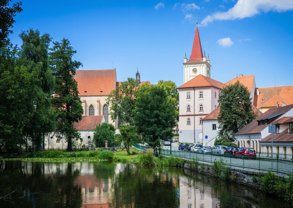 Podle jedné ze starých pověstí založili blatenskou tvrz, později přestavěnou na dnešní zámek, tajemní a mocní templáři