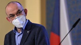 Ministr zdravotnictví Jan Blatný (za ANO) na tiskové konferenci po jednání vlády (13. 1. 2021)