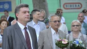 Exministr spravedlnosti Pavel Blažek (ODS) a jeho stranický kolega a senátor Jaroslav Kubera na oslavě narozenin exprezidenta Václava Klause