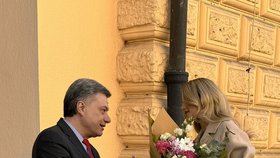 Miss World Krystyna Pyszková se setkala s ministrem spravedlnosti Pavlem Blažkem.