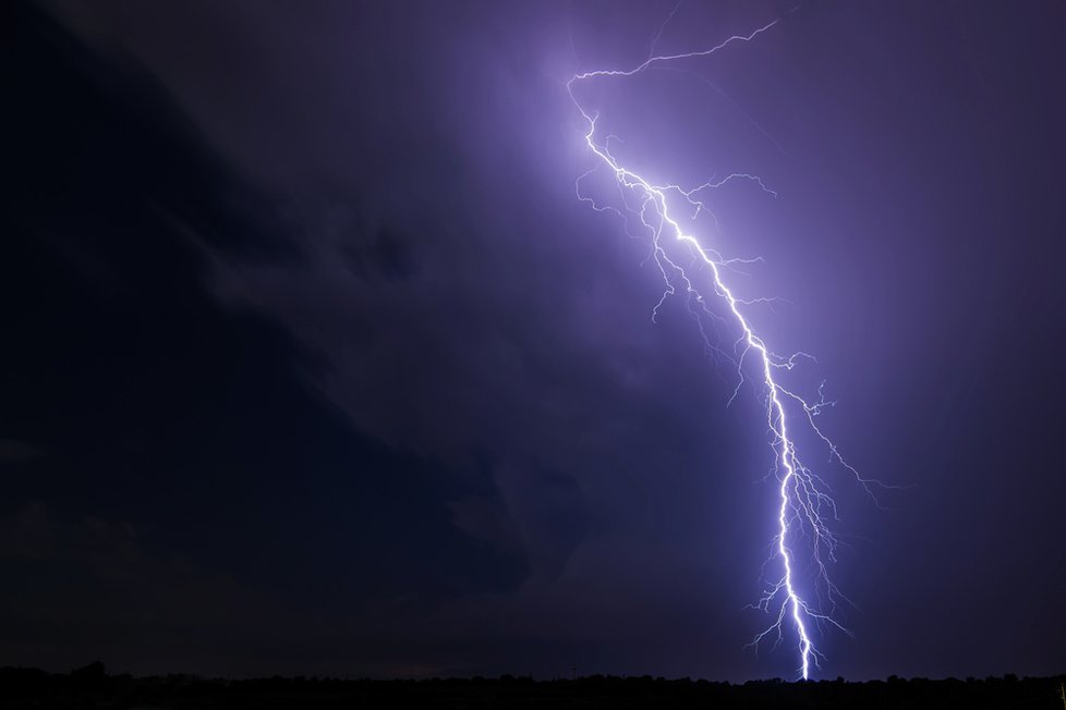 Tragédie při fotbalovém zápase: Blesk v Německu zranil desítky dětí.