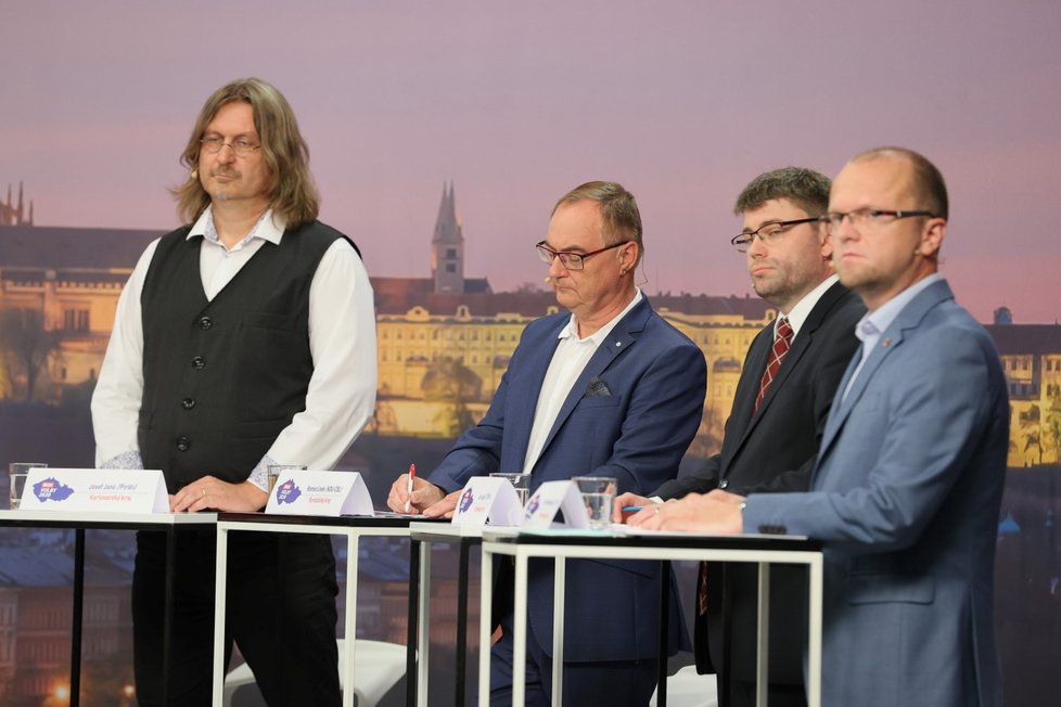 Krajská debata Blesku o dopravě: Zleva Josef Janů (Piráti), Roman Líněk (KDU-ČSL), Jan Jakob (TOP 09) a Martin Netolický (ČSSD)