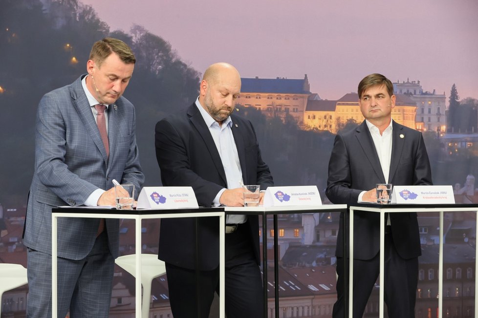 Krajská debata Blesku o dopravě: Zleva Martin Půta (STAN), Jaroslav Komínek (KSČM) a Martin Červíček (ODS)