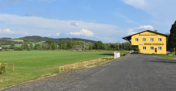 Hřiště v Klenčí pod Čerchovem, kde malého fotbalistu zasáhl výboj blesku.