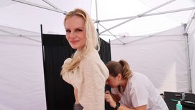 Patronka brněnské Blesk Ordinace Iva Pazderková si nechala vyšetřit znaménka.