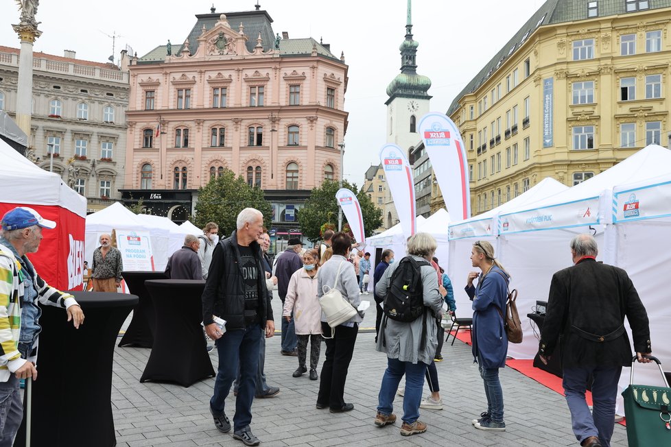 Úspěšná akce přivedla na náměstí Svobody k preventivní prohlídce stovky lidí.