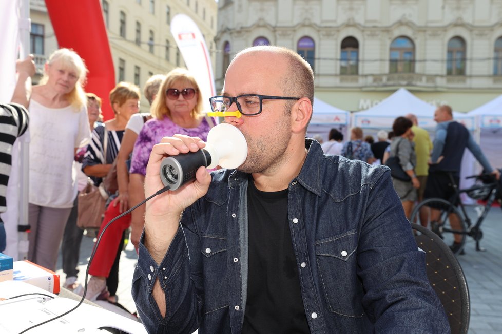 Prevenci podstoupil i herec Roman Štabrňák.