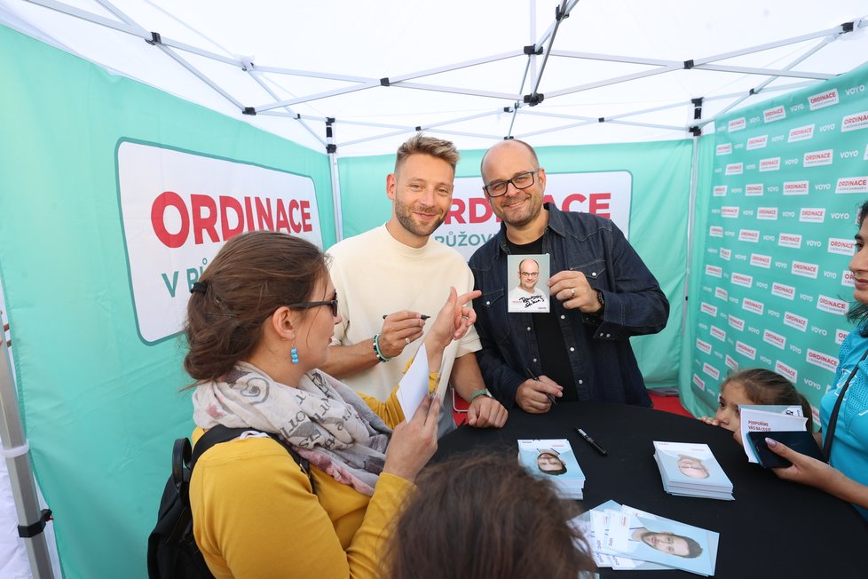 S Romanem Štabrňákem a Jiřím Böhmem se v Brně fanoušci vyfotili a získali jejich autogram.